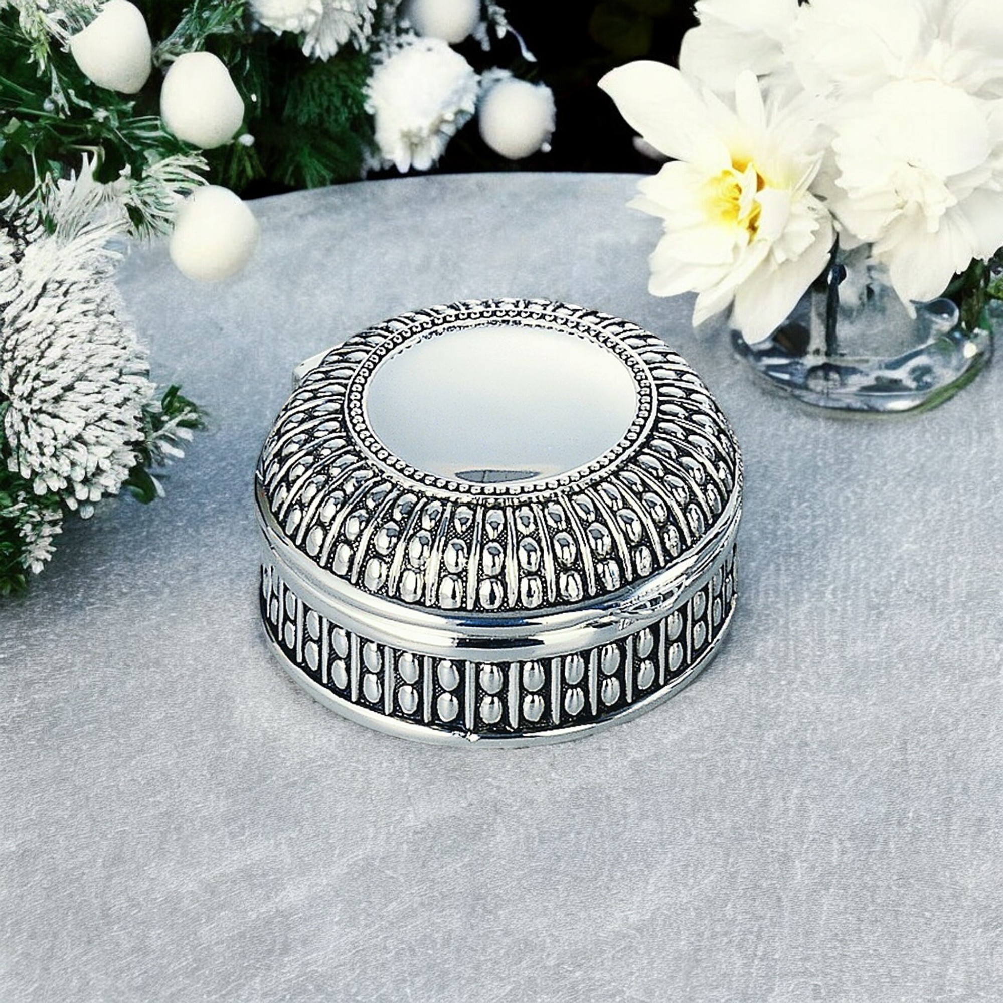 Silverplated Round Antique-Style Box with Beaded Detail (4)